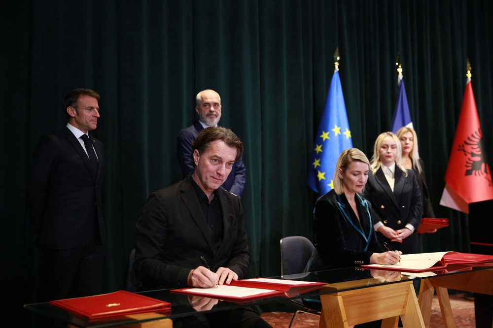 Nenshkruhen 4 marreveshje bashkepunimi mes Frances dhe Shqiperise